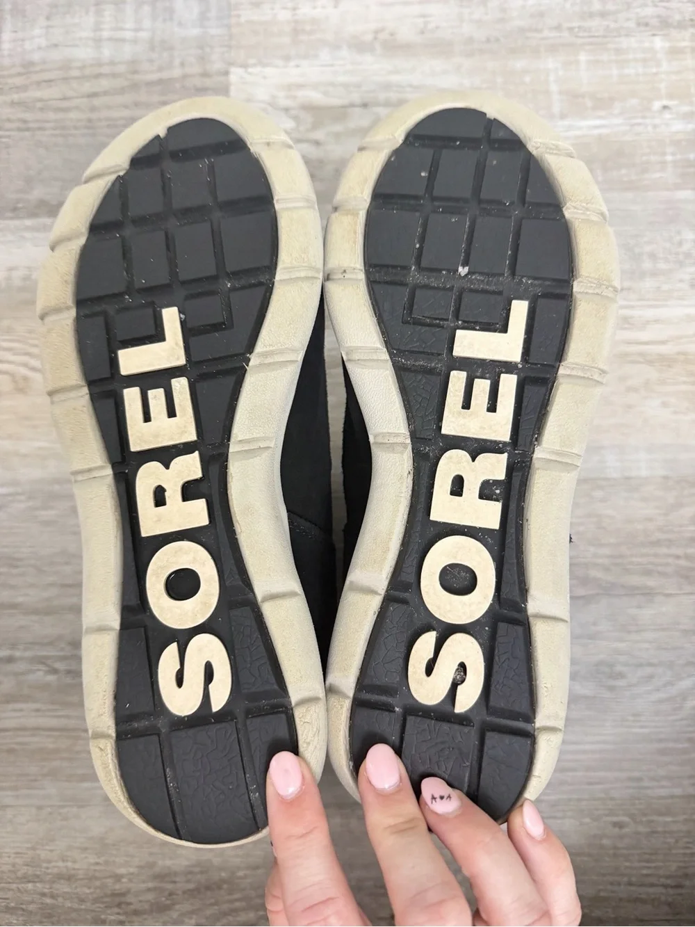 Sorel Explorer Zip Black Suede Women’s Boots, size 8